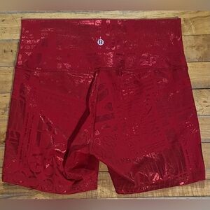 Lululemon Wunder Under High Rise Shorts Red Manifesto Foil Print Size 8 EUC